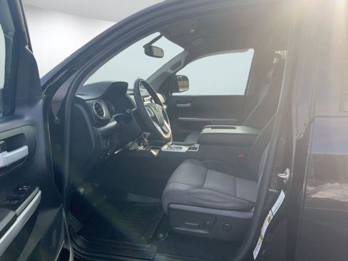 Used 2016 Toyota Tundra SR5 w/ SR5 Upgrade Package image 5