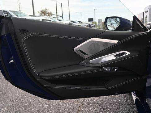 Used 2025 Chevrolet Corvette Stingray Premium Cpe w/ Z51 Performance Package RWD image 14