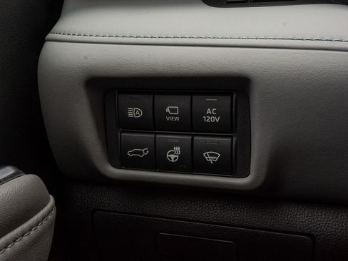Used 2022 Toyota Highlander Platinum AWD/4WD image 28