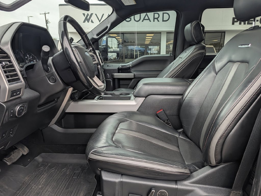 Used 2020 Ford F350 Platinum w/ Tremor Off-Road Package AWD/4WD image 27