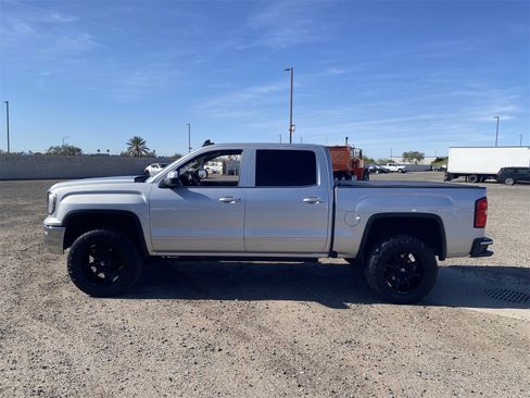 Used 2018 GMC Sierra 1500 SLE w/ SLE Value Package image 2