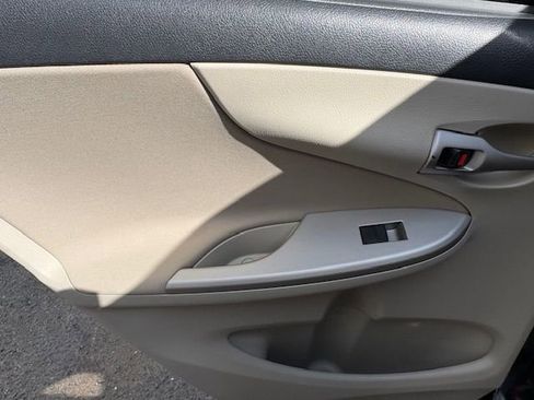 Used 2011 Toyota Corolla LE FWD image 14
