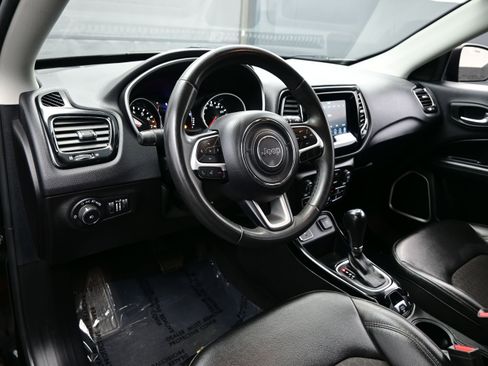 Used 2021 Jeep Compass Latitude FWD image 15
