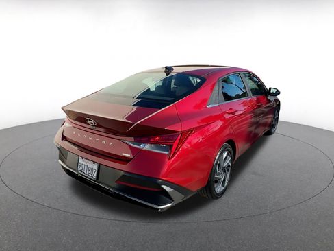 Used 2025 Hyundai Elantra Limited image 20