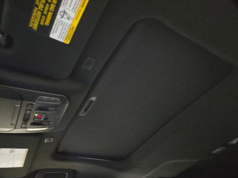 Used 2023 Toyota Highlander XSE image 39