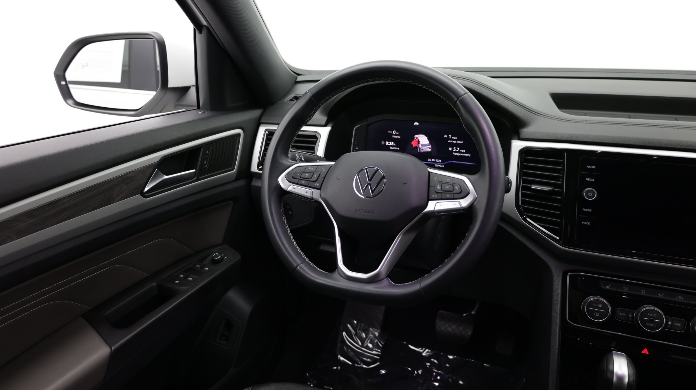 Used 2023 Volkswagen Atlas Cross Sport SE FWD image 26