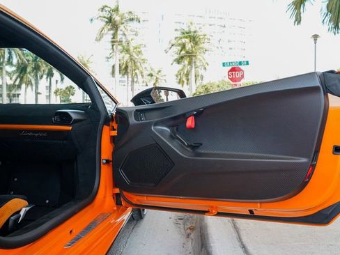 Used 2022 Lamborghini Huracan STO image 68