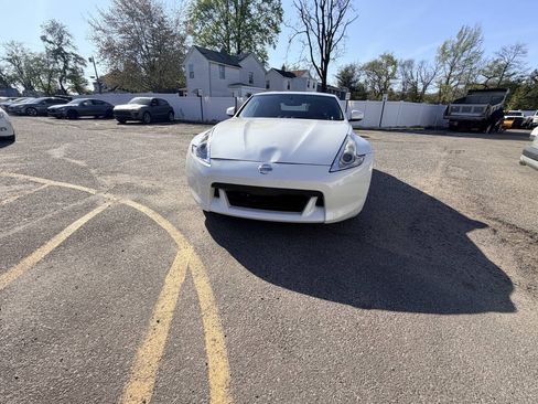 Used 2012 Nissan 370Z Touring RWD image 10