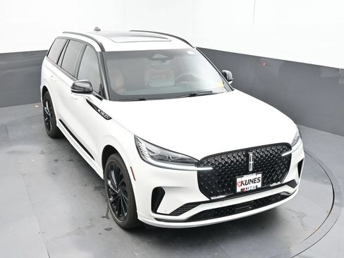 Used 2025 Lincoln Aviator Reserve w/ Luxury Package AWD/4WD image 34