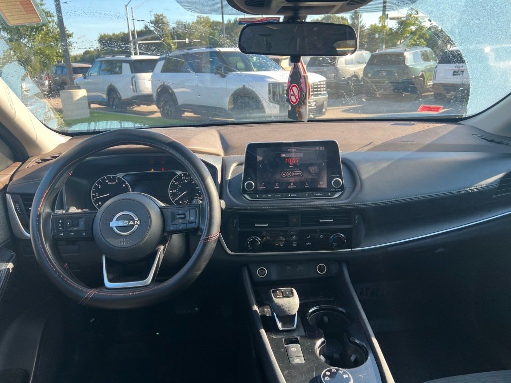Used 2022 Nissan Rogue S AWD/4WD image 5