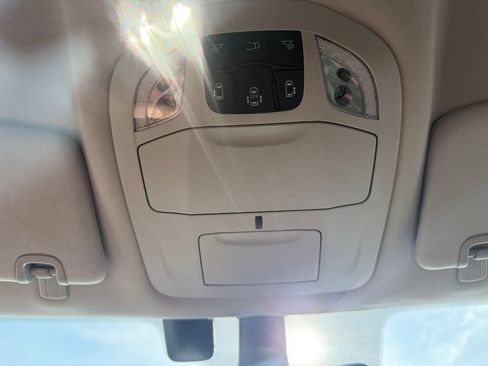 Used 2022 Chrysler Pacifica Touring-L FWD image 30