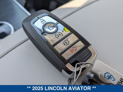 Used 2025 Lincoln Aviator AWD w/ Equipment Group 101A image 38