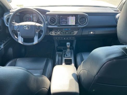 Used 2023 Toyota Tacoma TRD Off-Road w/ Technology Package image 15