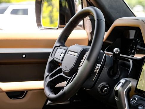 New 2026 Land Rover Defender 110 V8 AWD/4WD image 17
