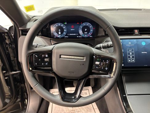 Used 2026 Land Rover Range Rover Evoque S AWD/4WD image 18
