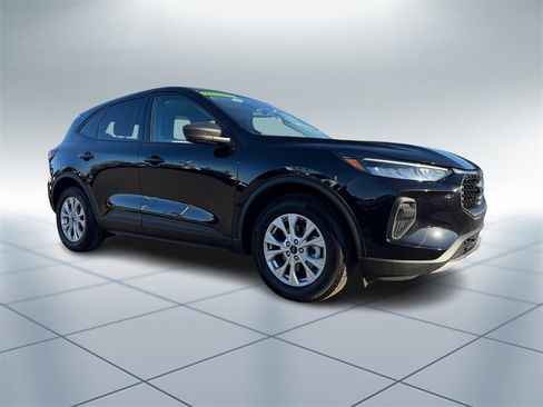 New 2025 Ford Escape Active w/ Active Premium Tech Pack image 2