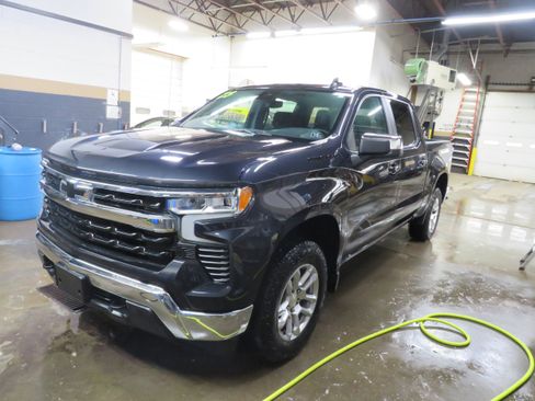 Used 2023 Chevrolet Silverado 1500 LT image 3