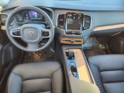 New 2025 Volvo XC90 B5 Plus w/ Protection Package Premier image 3