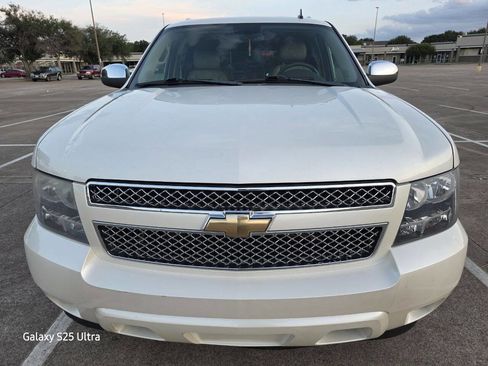 Used 2010 Chevrolet Suburban LTZ image 3