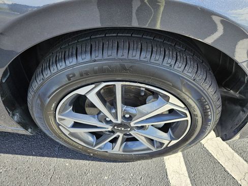 Used 2023 Kia Forte LXS image 19