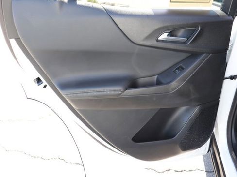 Used 2025 Chevrolet Equinox LT image 12