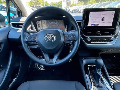 Used 2026 Toyota Corolla LE FWD image 5