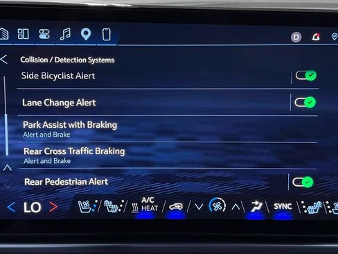 Used 2025 Chevrolet Equinox EV LT w/ Convenience Package II FWD image 27