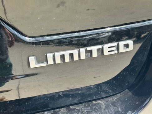 Used 2025 Jeep Grand Cherokee Limited RWD image 12