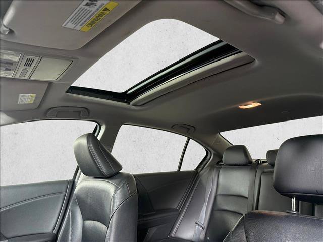 Used 2016 Honda Accord Touring image 2