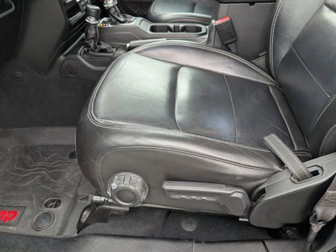 Certified 2023 Jeep Wrangler Unlimited Sahara image 13