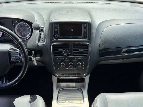 Used 2018 Dodge Grand Caravan SXT FWD image 11