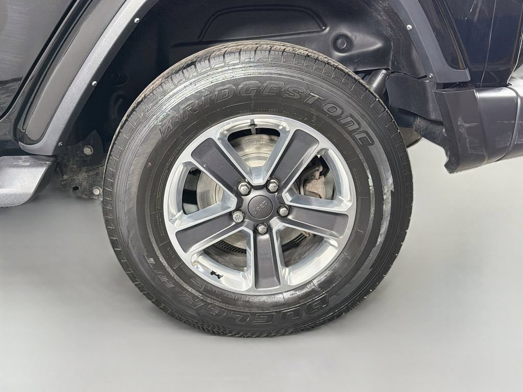 Used 2023 Jeep Wrangler Unlimited Sahara AWD/4WD image 30