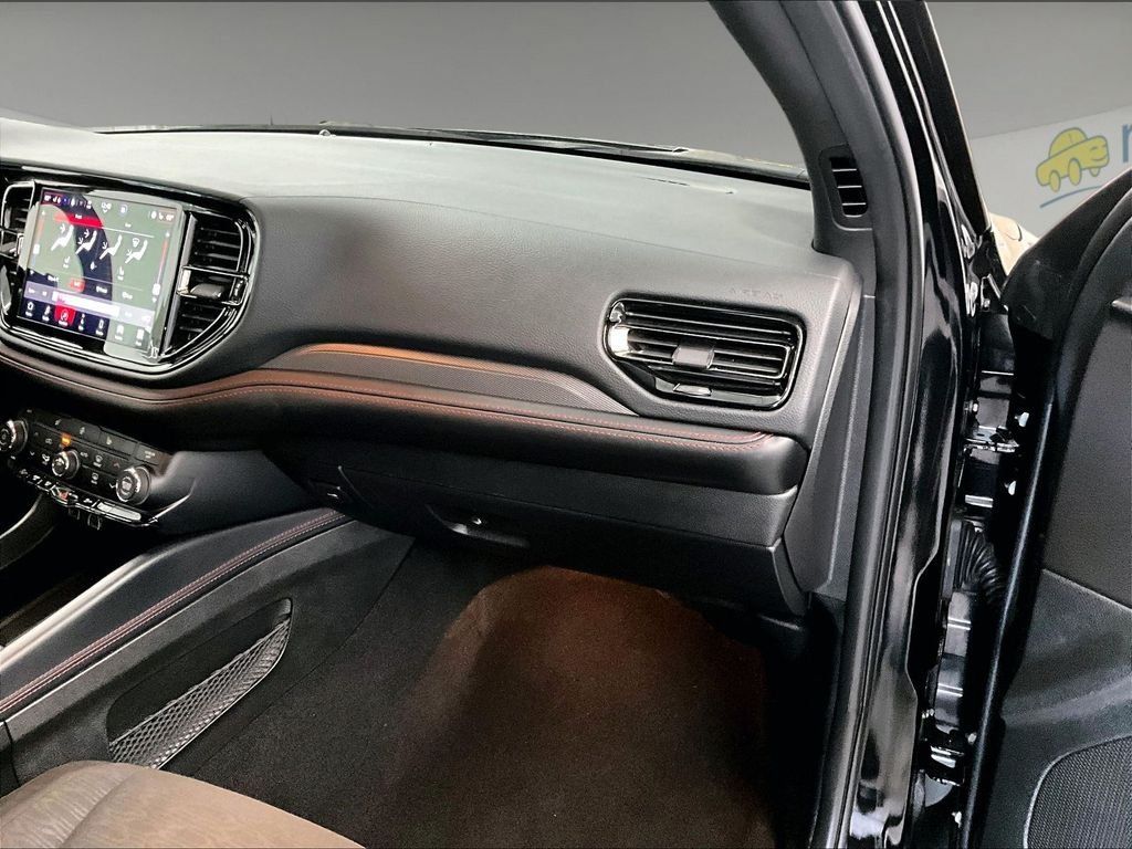 Used 2025 Dodge Durango GT AWD/4WD image 13