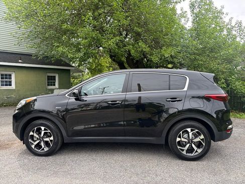 Used 2022 Kia Sportage LX AWD/4WD image 6