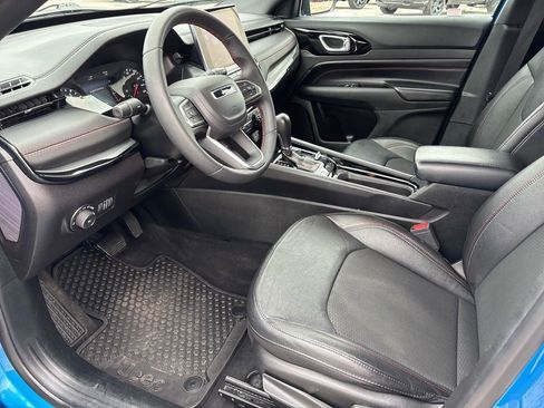 Used 2024 Jeep Compass Trailhawk image 9