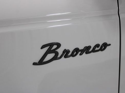 Used 2022 Ford Bronco Outer Banks image 13