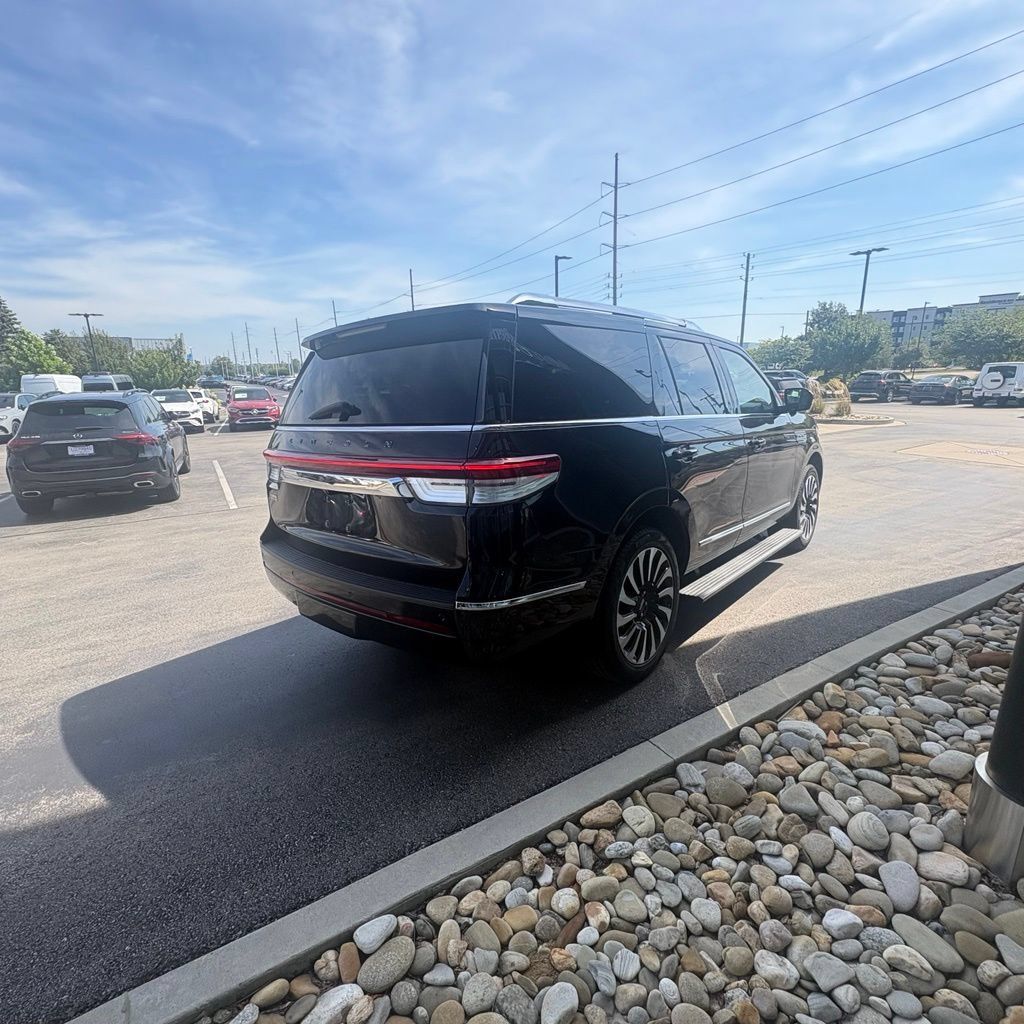 Used 2024 Lincoln Navigator Black Label AWD/4WD image 6