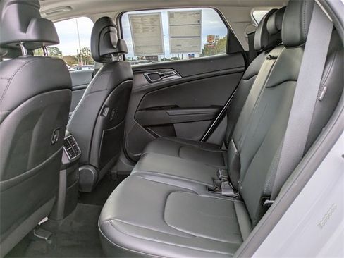 Used 2024 Kia Sportage SX image 14