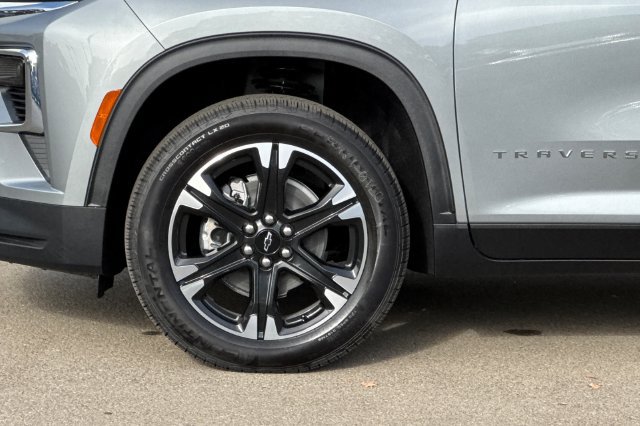 New 2027 Chevrolet Traverse LT w/ Sun and Wheel Package FWD image 41