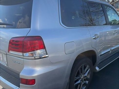 Used 2013 Lexus LX 570 4WD image 4