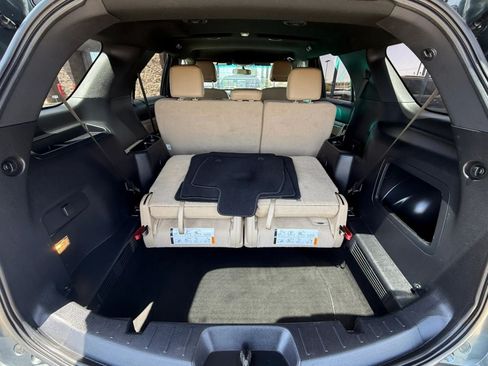 Used 2016 Ford Explorer XLT w/ Equipment Group 202A FWD image 31