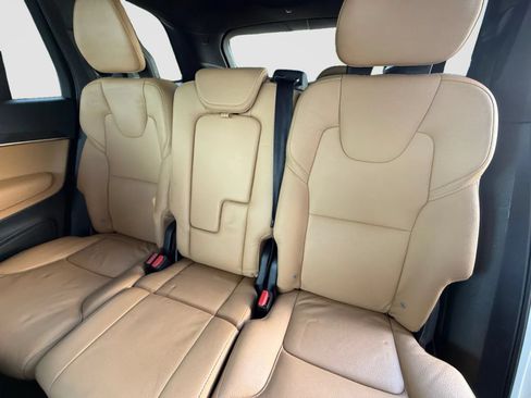 Used 2018 Volvo XC90 T6 Momentum w/ Convenience Package AWD/4WD image 15