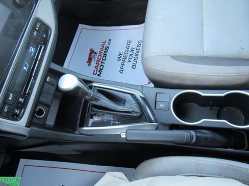 Used 2018 Toyota Corolla LE image 21