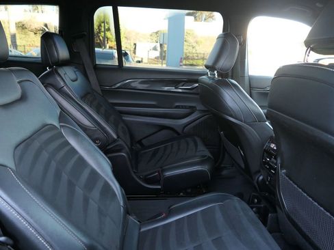 Used 2023 Jeep Grand Cherokee L Laredo image 21