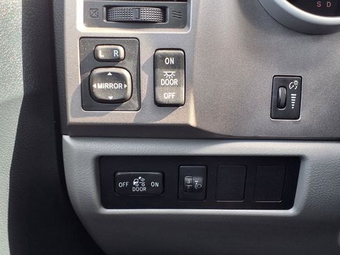 Used 2012 Toyota Tundra 2WD CrewMax w/ SR5 Pkg image 10
