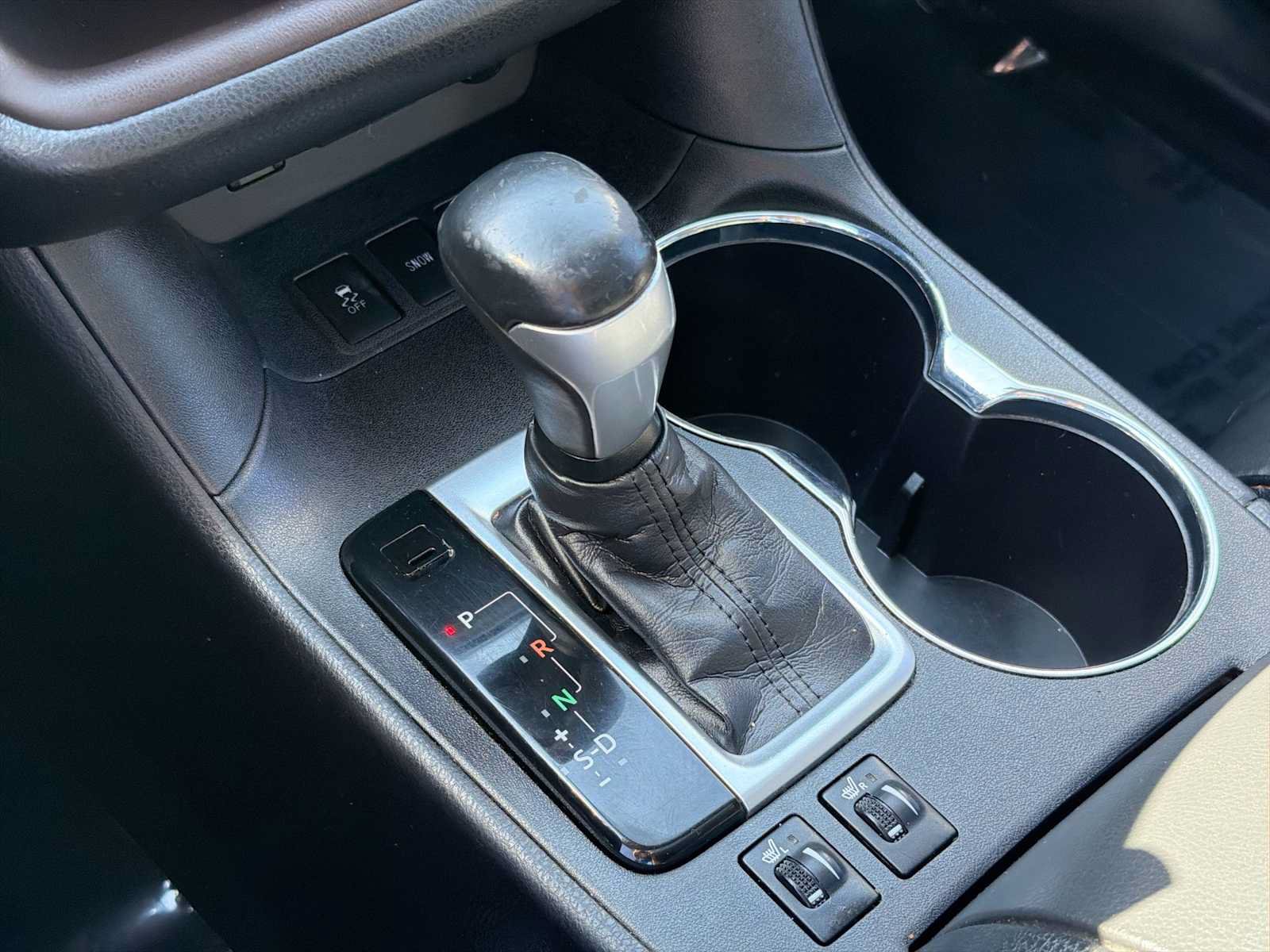 Used 2019 Toyota Highlander XLE AWD/4WD image 27