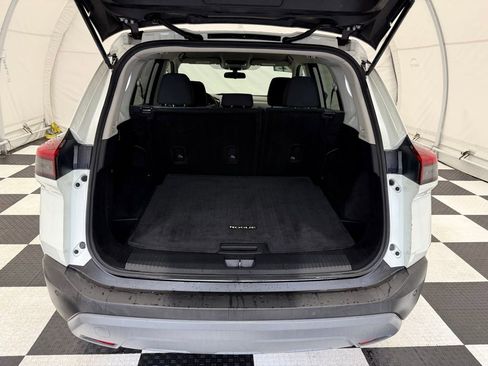 Used 2023 Nissan Rogue SV image 4