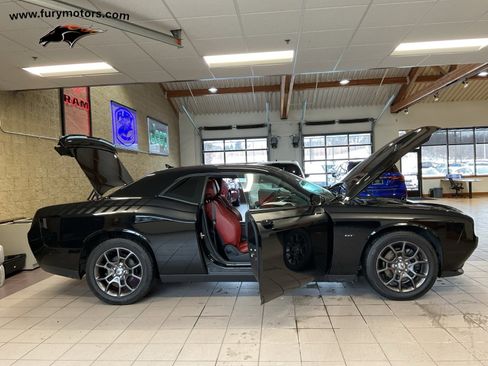 Used 2018 Dodge Challenger GT image 35