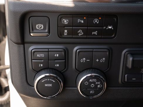 New 2025 Chevrolet Suburban Premier w/ Sun And Tow Package image 23