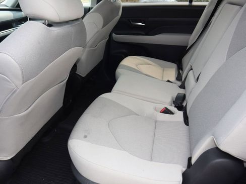 Used 2025 Toyota Grand Highlander AWD image 18